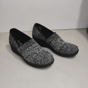 SKECHERS Pier Lite Comfort Women's 9.5 Wedge Black White Slip-On Shoes 158410